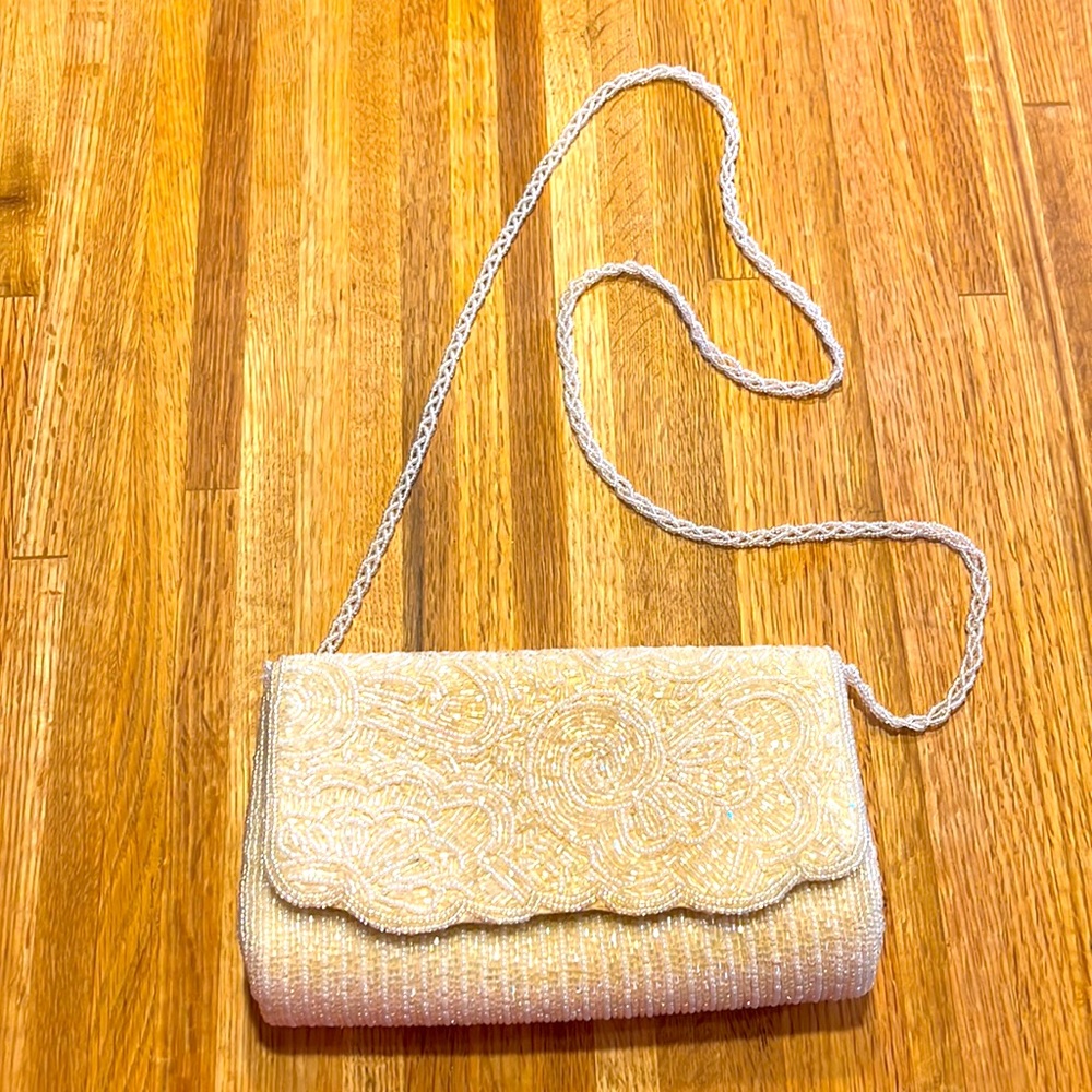 Beautiful beaded clutch la Regale